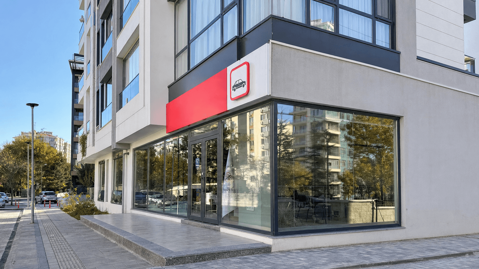 Ege şubesinin modern dış görünümü